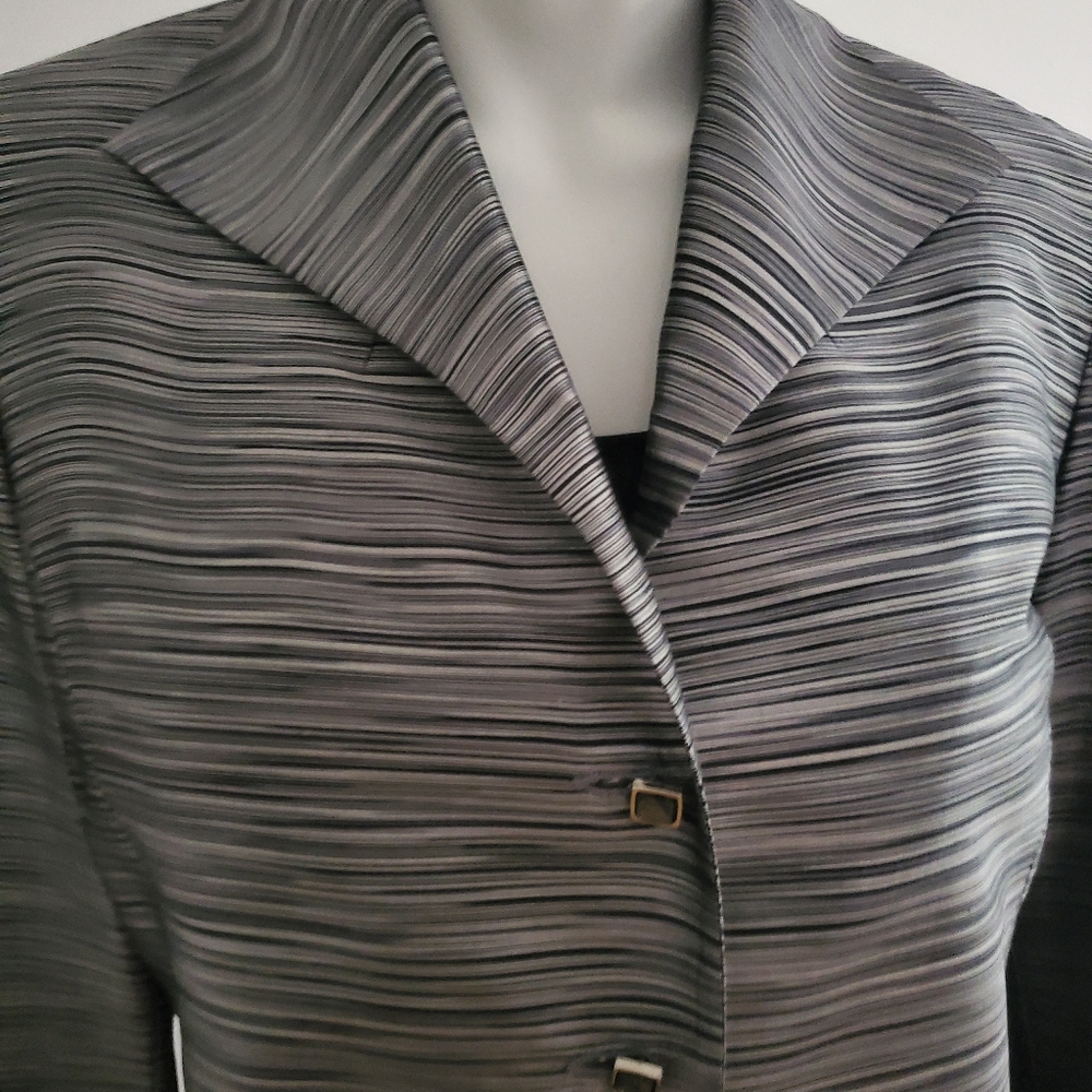 Jacket - Picture 5 of 6